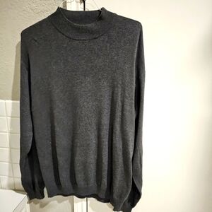 Croft & Barrow Gray Crew neck Large in Great shape